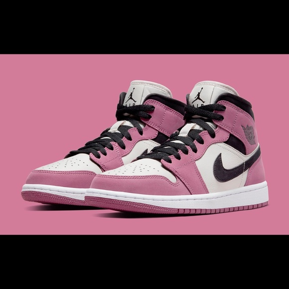 Brand New in Box Nike Air Jordan 1 Mid “Light Mulberry” Size 8 Women‘s
